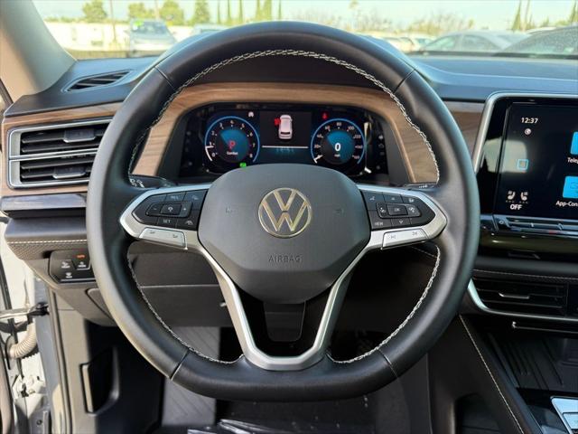 2026 Volkswagen Atlas SE with Technology