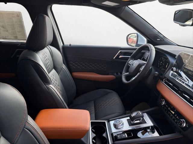 2025 Mitsubishi Outlander PHEV SEL S-AWC