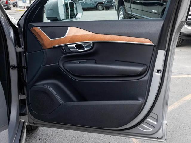 2024 Volvo XC90 B6 Plus Bright Theme 7-Seater