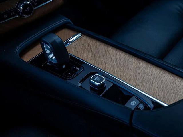 2024 Volvo XC90 B6 Plus Bright Theme 7-Seater