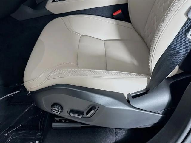 2026 Volvo XC90 Plus, B6 AWD Gas (mild hybrid), Gasoline, Bright, 7 Seats