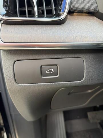 2026 Volvo XC90 Ultra, B6 AWD Gas (mild hybrid), Gasoline, Bright, 7 Seats