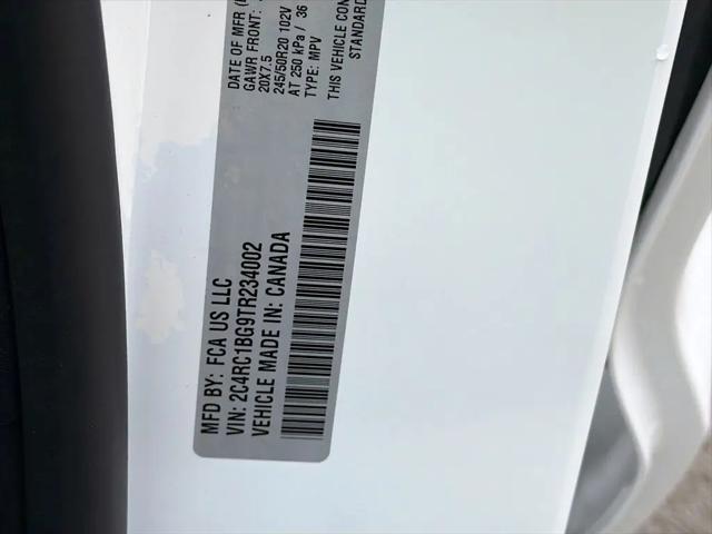 2026 Chrysler Pacifica Select