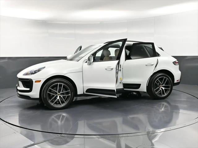 2025 Porsche Macan Macan