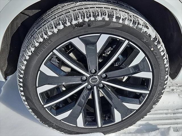 2026 Volvo XC90 Ultra Dark Theme, B6 AWD Gas (mild hybrid), Gasoline, 7 Seats