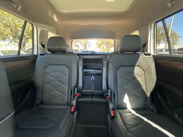 2026 Volkswagen Atlas SE with Technology
