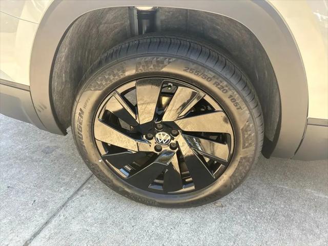 2026 Volkswagen Atlas SE with Technology