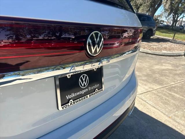 2026 Volkswagen Atlas SE with Technology