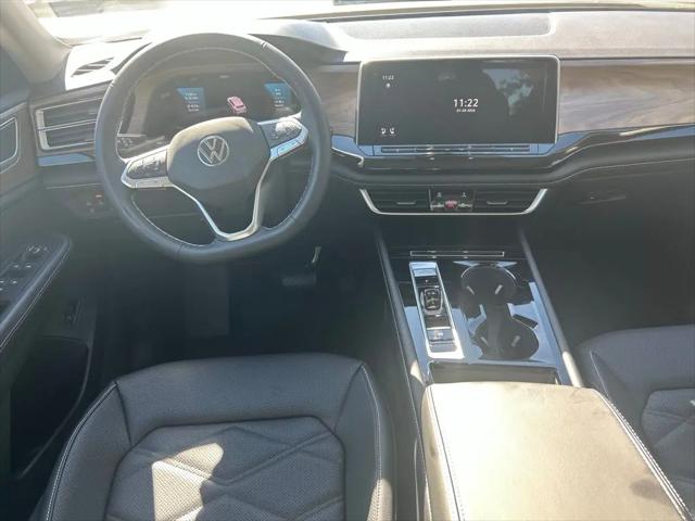 2026 Volkswagen Atlas SE with Technology
