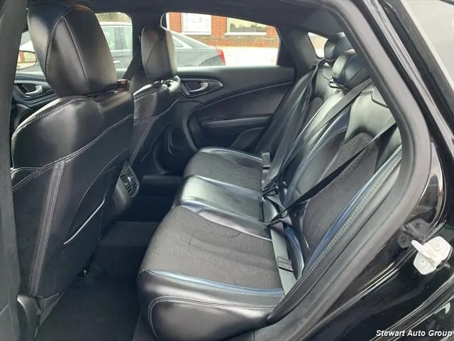 2015 Chrysler 200 S