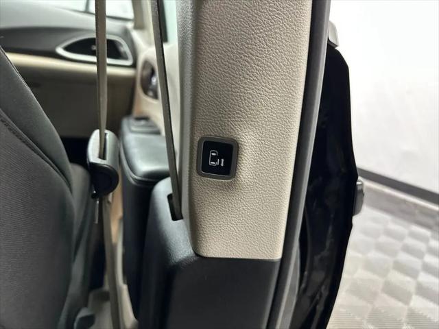 2024 Chrysler Voyager LX