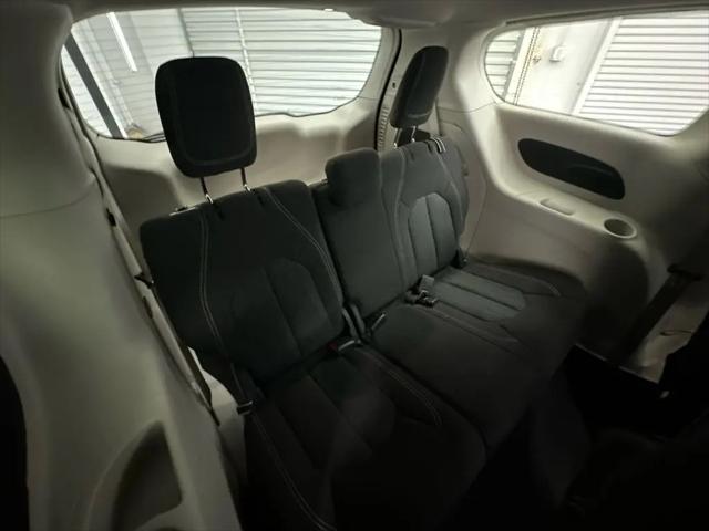 2024 Chrysler Voyager LX