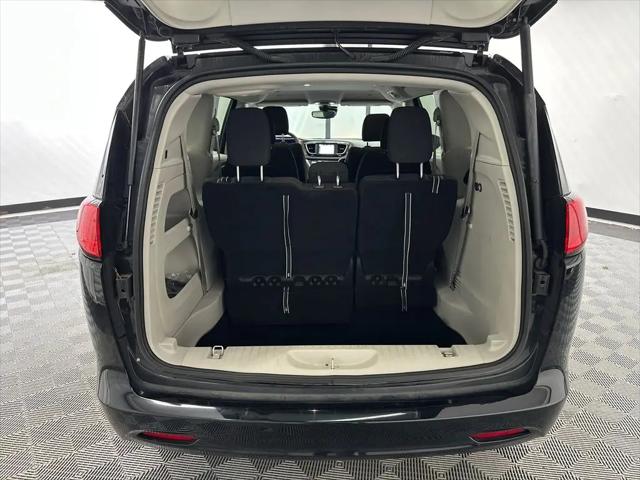 2024 Chrysler Voyager LX