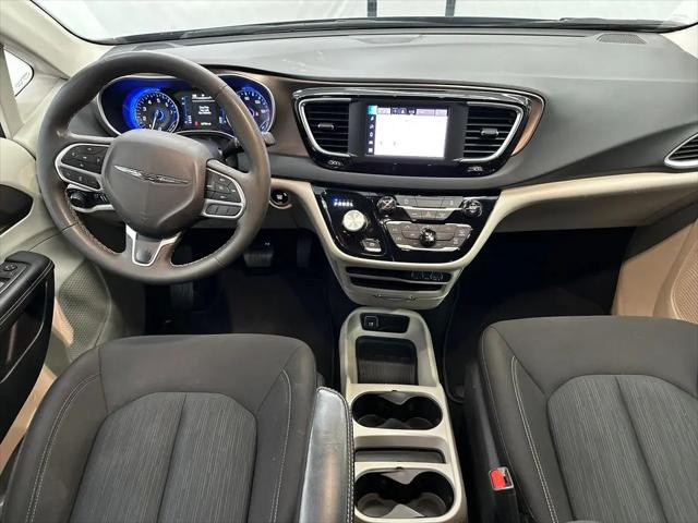 2024 Chrysler Voyager LX