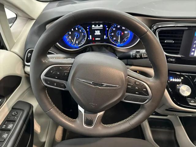 2024 Chrysler Voyager LX