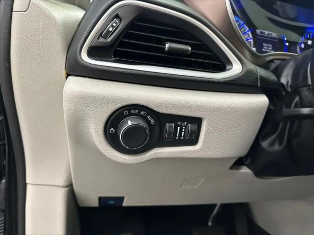 2024 Chrysler Voyager LX