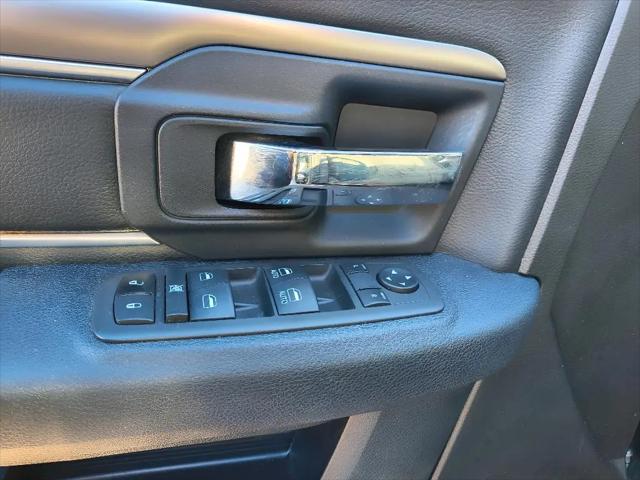 2024 Ram 1500 Classic Warlock Crew Cab 4x2 5'7" Box