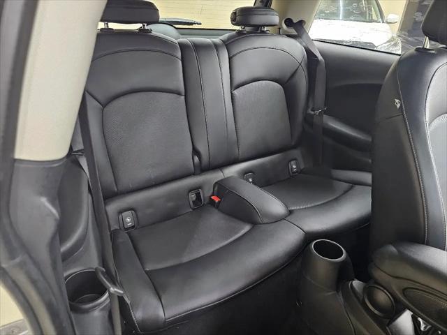 2016 MINI Hardtop Cooper