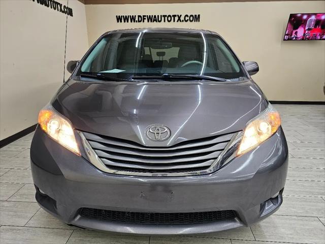 2013 Toyota Sienna XLE V6 8 Passenger