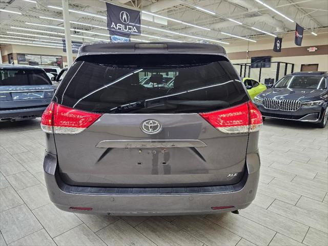 2013 Toyota Sienna XLE V6 8 Passenger