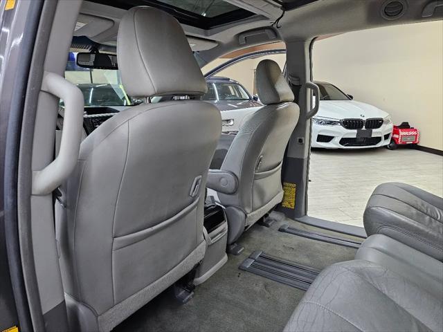 2013 Toyota Sienna XLE V6 8 Passenger