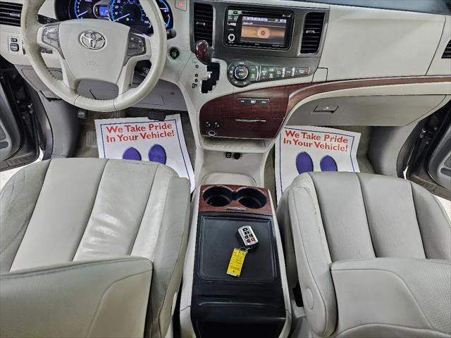 2013 Toyota Sienna XLE V6 8 Passenger
