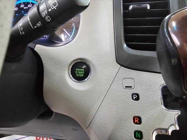 2013 Toyota Sienna XLE V6 8 Passenger