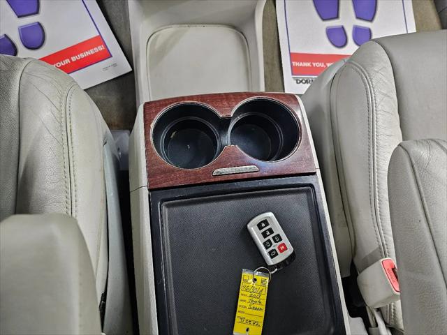 2013 Toyota Sienna XLE V6 8 Passenger