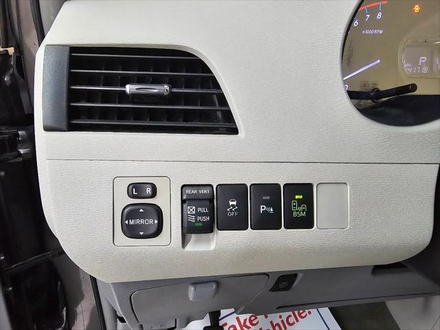 2013 Toyota Sienna XLE V6 8 Passenger