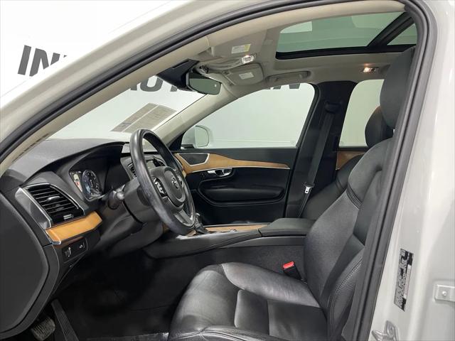 2021 Volvo XC90 T6 Momentum 7 Passenger