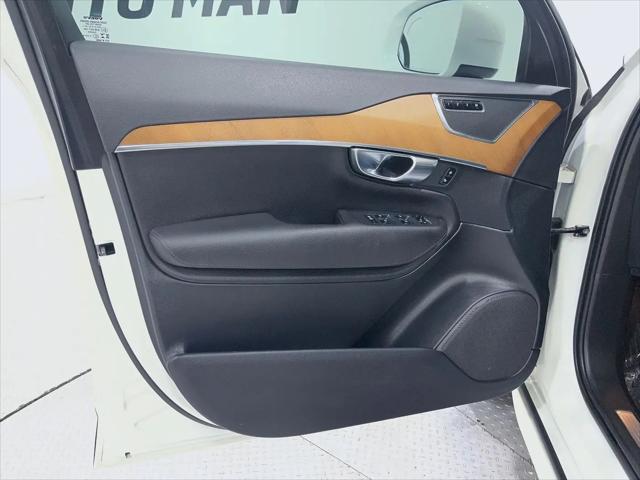 2021 Volvo XC90 T6 Momentum 7 Passenger