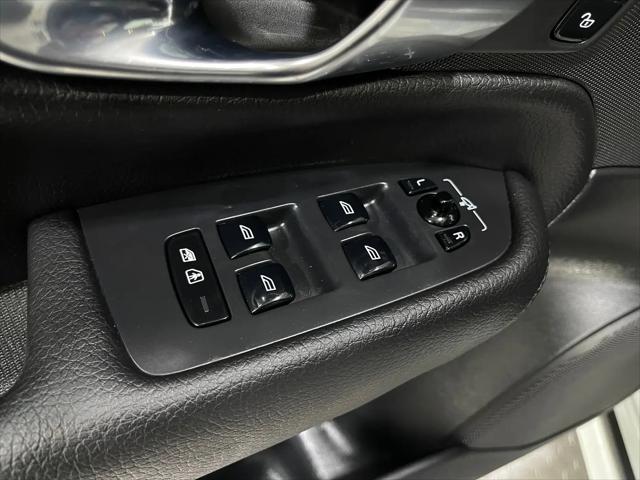 2021 Volvo XC90 T6 Momentum 7 Passenger