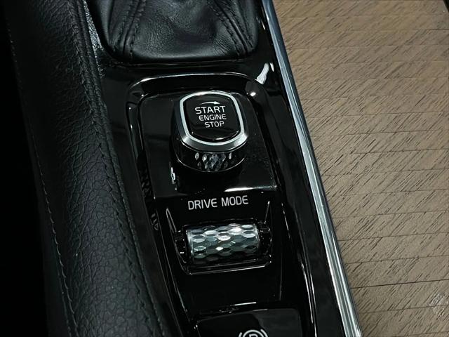 2021 Volvo XC90 T6 Momentum 7 Passenger