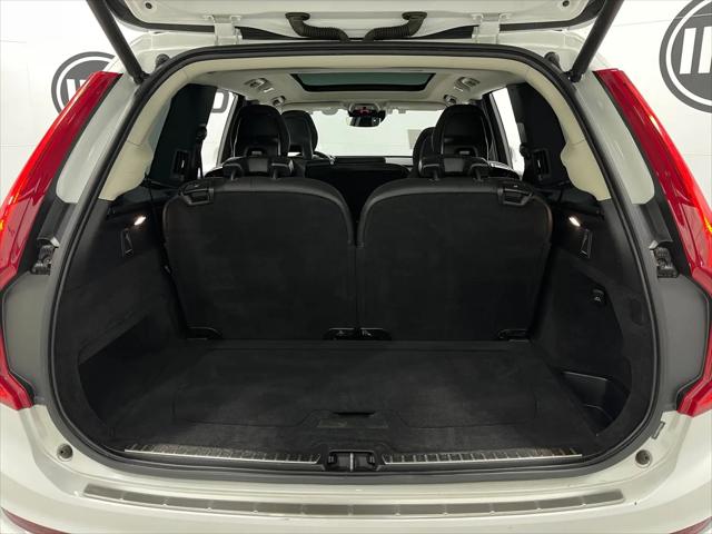 2021 Volvo XC90 T6 Momentum 7 Passenger