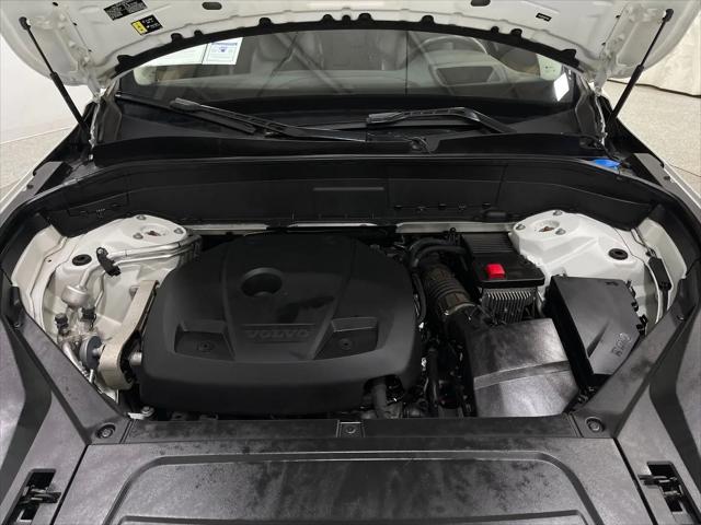 2021 Volvo XC90 T6 Momentum 7 Passenger