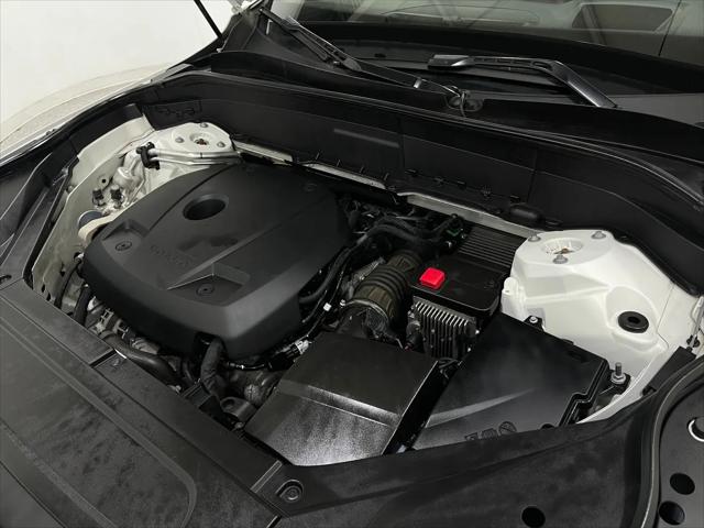 2021 Volvo XC90 T6 Momentum 7 Passenger
