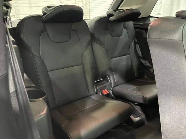 2021 Volvo XC90 T6 Momentum 7 Passenger