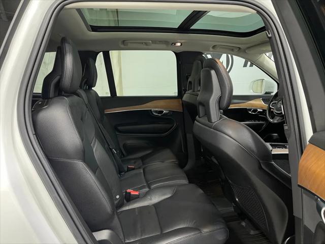 2021 Volvo XC90 T6 Momentum 7 Passenger