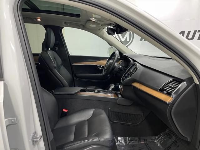 2021 Volvo XC90 T6 Momentum 7 Passenger