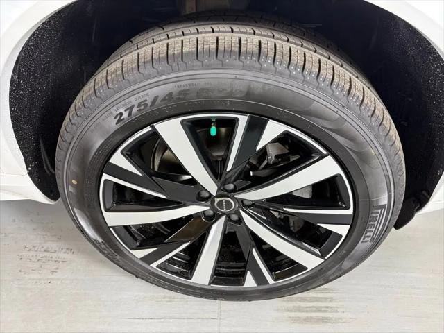 2026 Volvo XC90 Core, B6 AWD Gas (mild hybrid), Gasoline, Bright, 7 Seats