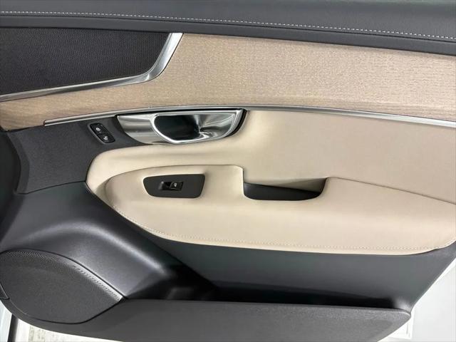 2026 Volvo XC90 Core, B6 AWD Gas (mild hybrid), Gasoline, Bright, 7 Seats