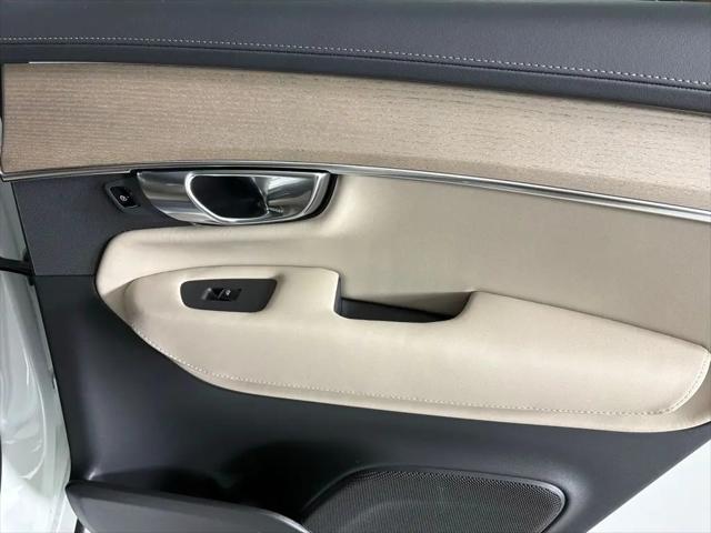 2026 Volvo XC90 Core, B6 AWD Gas (mild hybrid), Gasoline, Bright, 7 Seats