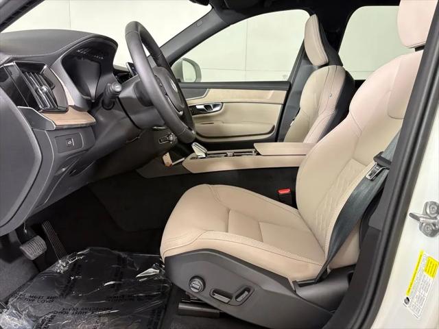 2026 Volvo XC90 Core, B6 AWD Gas (mild hybrid), Gasoline, Bright, 7 Seats