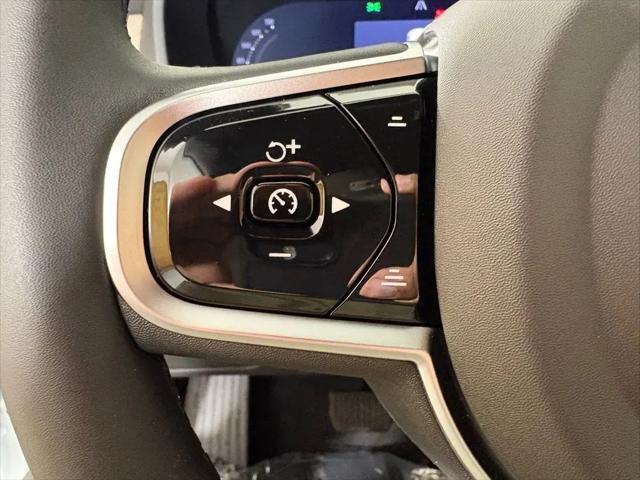 2026 Volvo XC90 Core, B6 AWD Gas (mild hybrid), Gasoline, Bright, 7 Seats