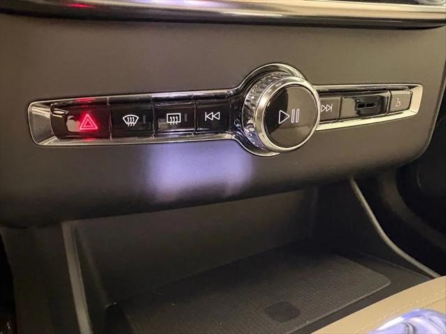 2026 Volvo XC90 Core, B6 AWD Gas (mild hybrid), Gasoline, Bright, 7 Seats