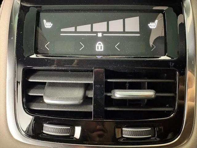 2026 Volvo XC90 Core, B6 AWD Gas (mild hybrid), Gasoline, Bright, 7 Seats