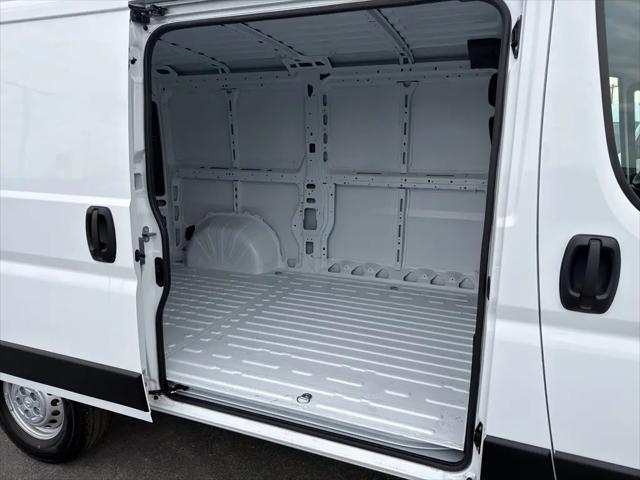 2026 Ram ProMaster Cargo Van Tradesman Low Roof 136" WB w/Pass Seat