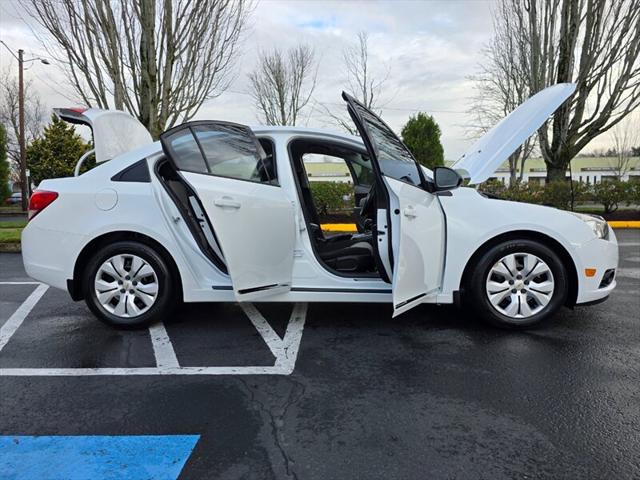 2013 Chevrolet Cruze LS Auto
