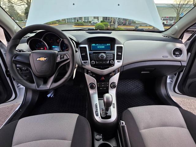 2013 Chevrolet Cruze LS Auto