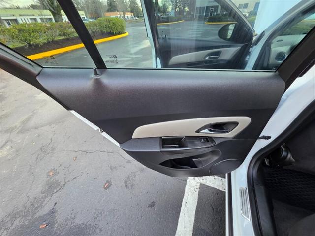 2013 Chevrolet Cruze LS Auto